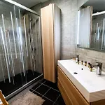 T2 Cozy Avec Parking, Terrasse - Severine Lägenhet *