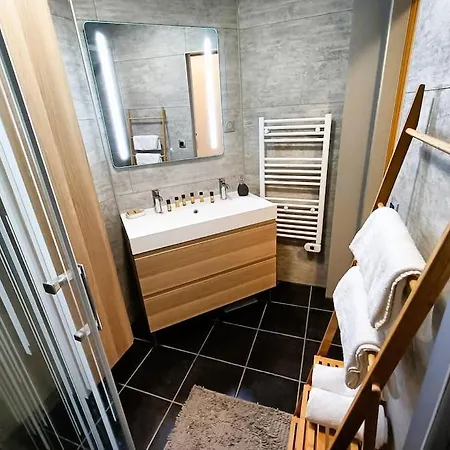 Apartment T2 Cozy Avec Parking, Terrasse - Severine