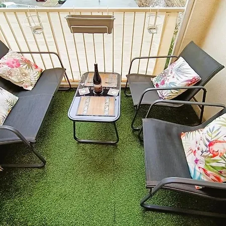 T2 Cozy Avec Parking, Terrasse - Severine