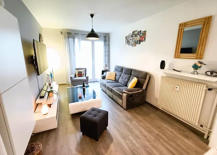 T2 Cozy Avec Parking, Terrasse - Severine Lägenhet